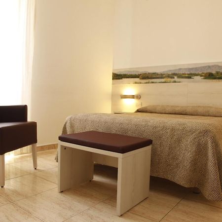 קסטלו דה אמפוריאס Hotel Canet מראה חיצוני תמונה